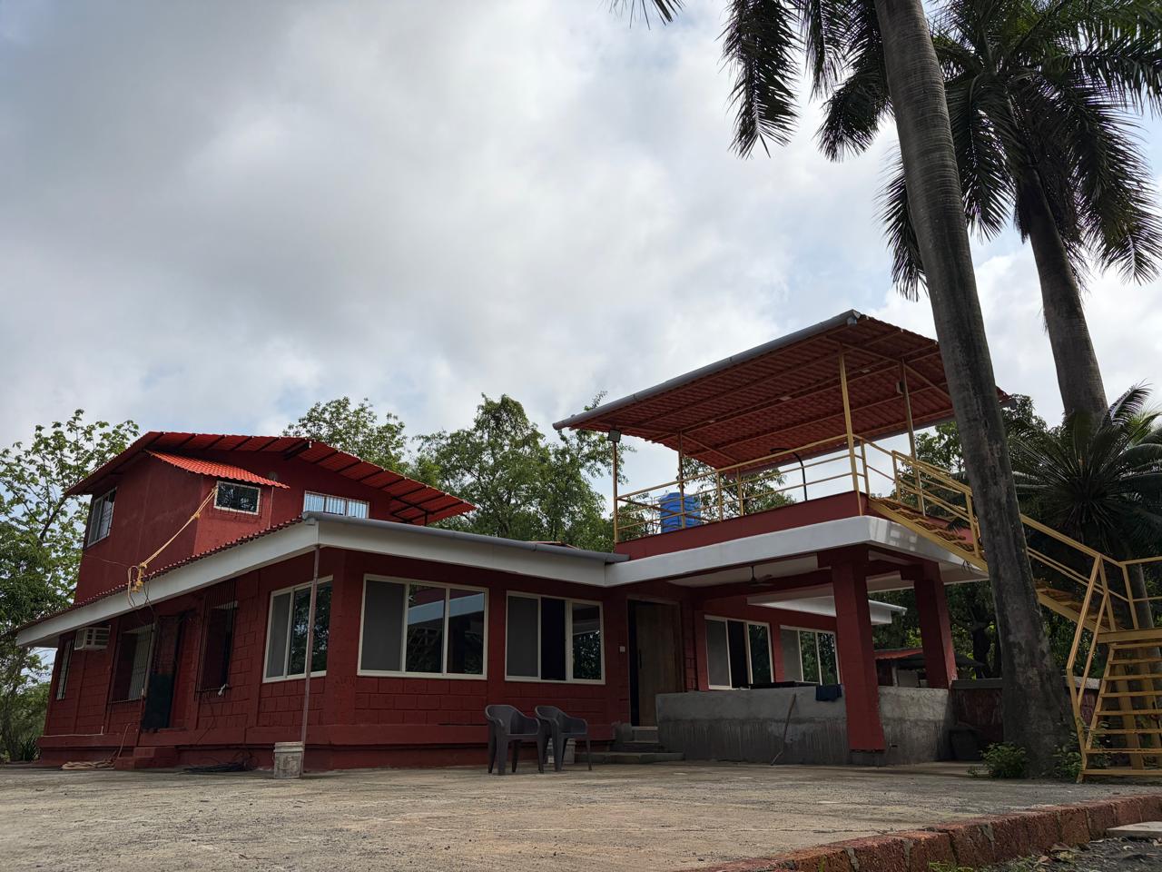 Villa & deck
